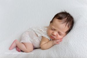 baby side lying pose